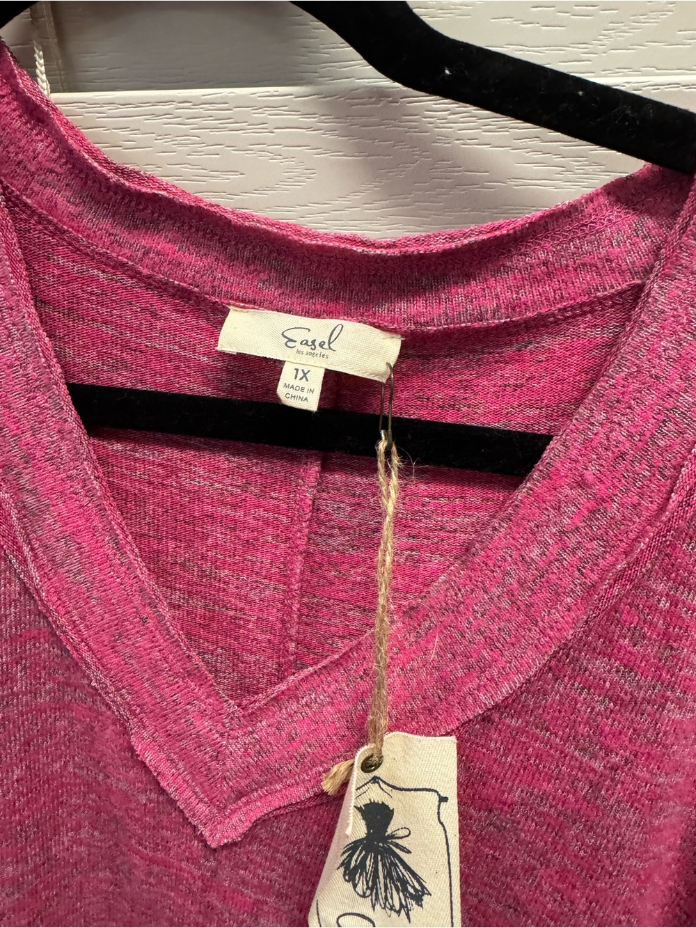 easel Women's V-Neck Heathered Pink Sweater